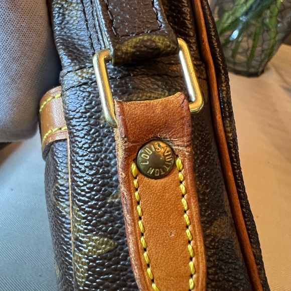 LOUIS VUITTON Danube Monogram Crossbody Bag - Picture 13 of 14